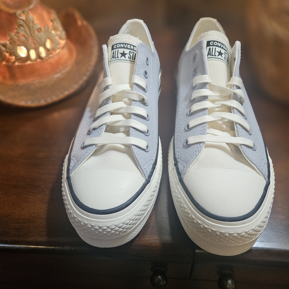 Converse Lavender and White Low-Top Sneakers - Picture 3 of 8